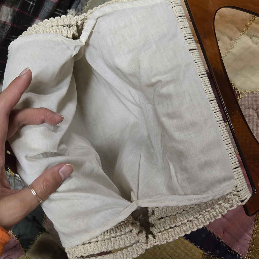 Vintage Handcrafted Cream Macramé Bag With Acrylic Handles - Picture 6 of 8